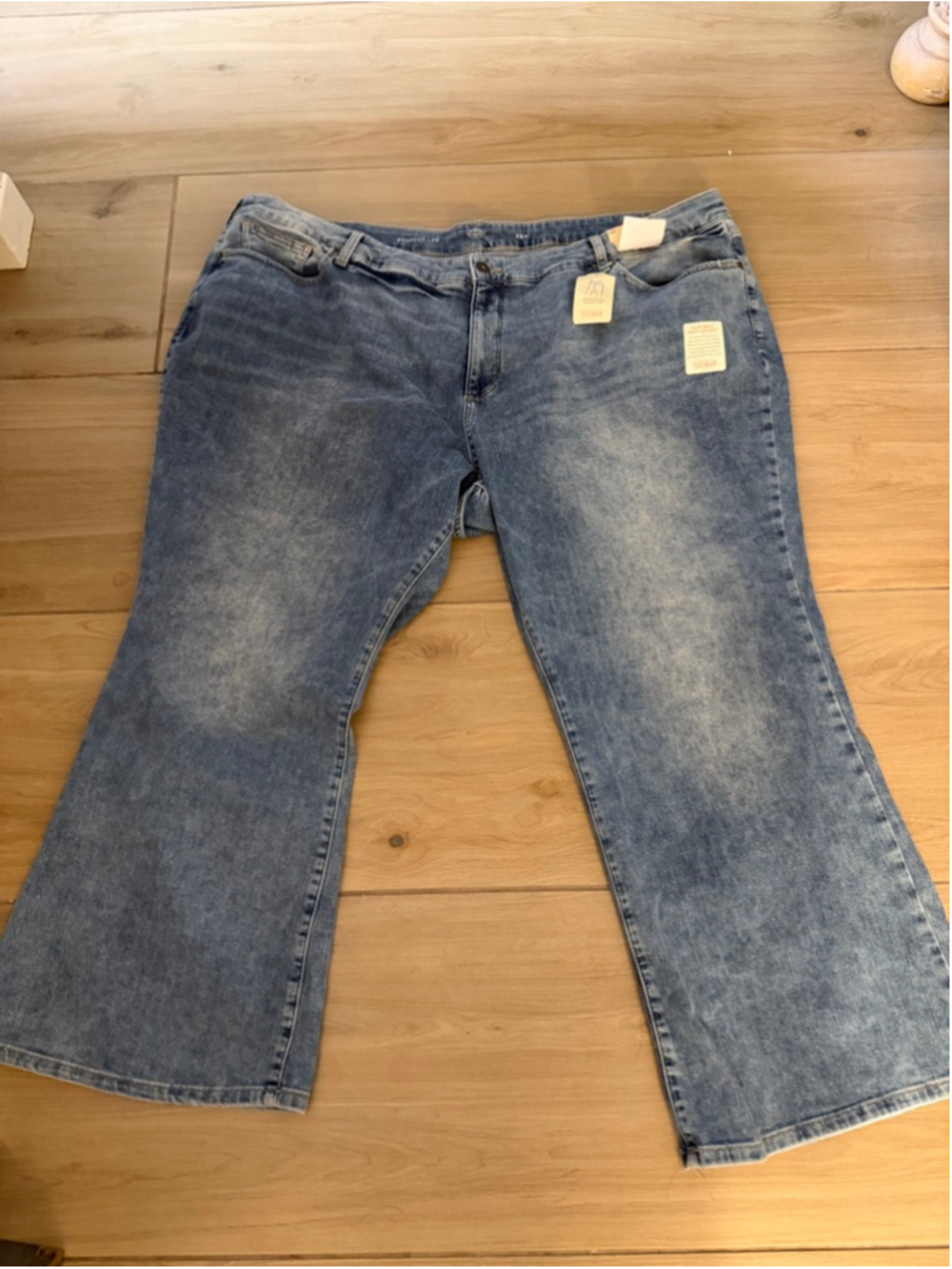 NEW St. John's Bay Secretly Slender Mid Rise Bootcut Jeans 28W $50